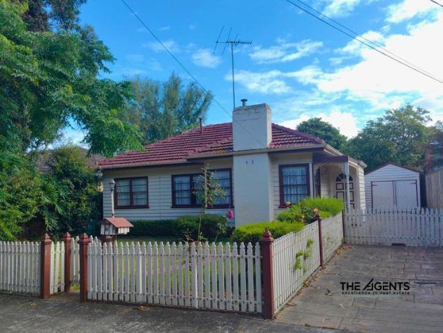 Practical Family Living 3 Bedrooms, Pergola & Ample Parking