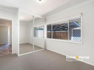Practical Living in a Convenient Gorokan Location