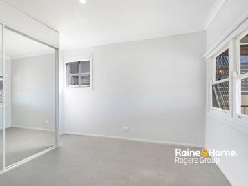 Practical Living in a Convenient Gorokan Location