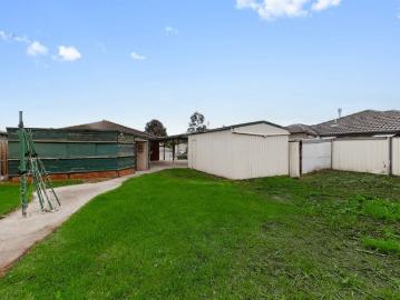 Practical Living With Extra Parking & Workshop Space