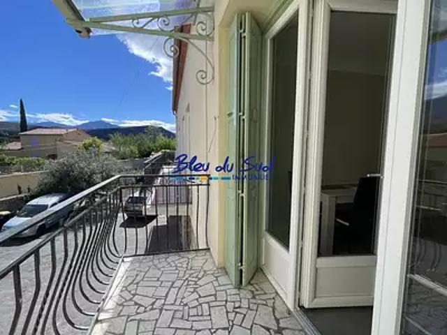 Prades 66500 Location appartement 3 pièces t3 au dernier étage terrasse