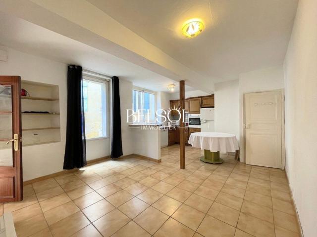 PRADES Maison T4 ou 2 logements T3 et Studio Coeur de villag. 69m² Prades