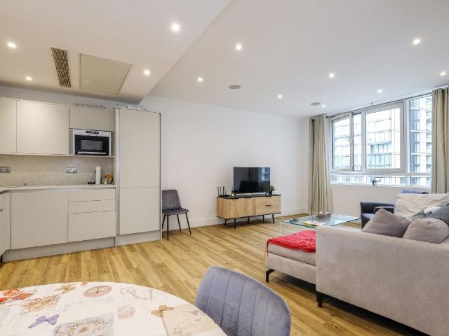 Praed Street, London W2, 2 bed flat to rent, £3,850 pcm | PrimeLocation