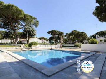 Praia da Falésia acolhedor com terraço e piscina