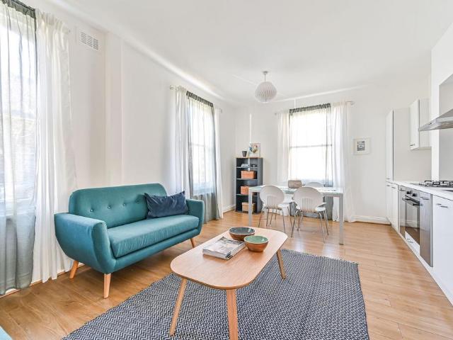 Prairie Street, SW8, Battersea. 2 bed flat to rent £3,150 pcm £727 pw
