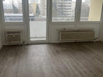 Praktisch geschnittene 2 Zimmer Wohnung für Sie renoviert!