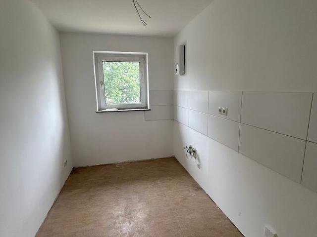 Praktisch geschnittene 3 Zimmer Wohnung mit Balkon in Hessisch Lichtenau!