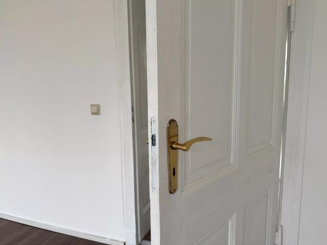 Praktische 2 Raum Wohnung mit Altbaucharme & viel Potential WE02