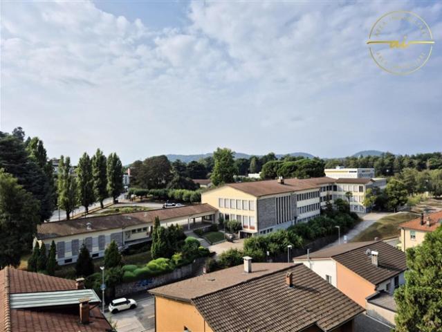 PRAKTISCHE 3.5 ZIMMIGE WOHNUNG IN ZENTRALER LAGE – MENDRISIO