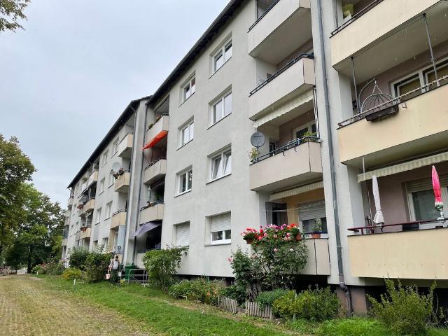 Praktische 3 Zimmer Wohnung mit Balkon