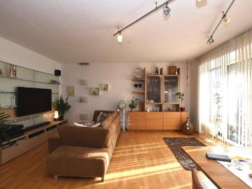 Praktische 3 Zimmer Wohnung mit Südbalkon