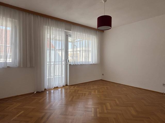 Praktische 3‑Zimmer‑Wohnung – teilmöbliert inkl. Garage