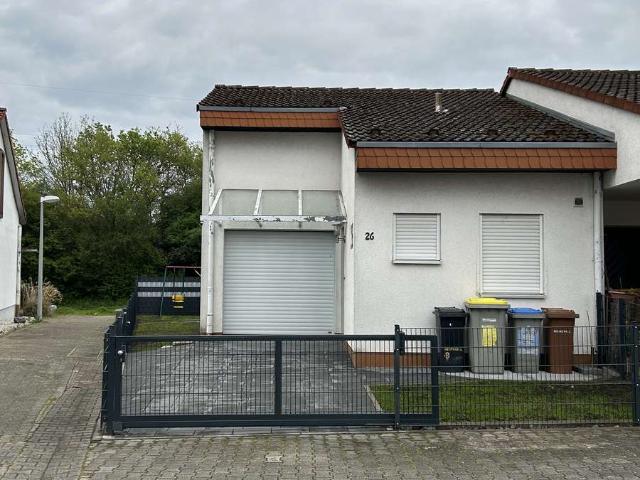 Praktisches Reihenendhaus mit 4 Zimmern in Mannheim