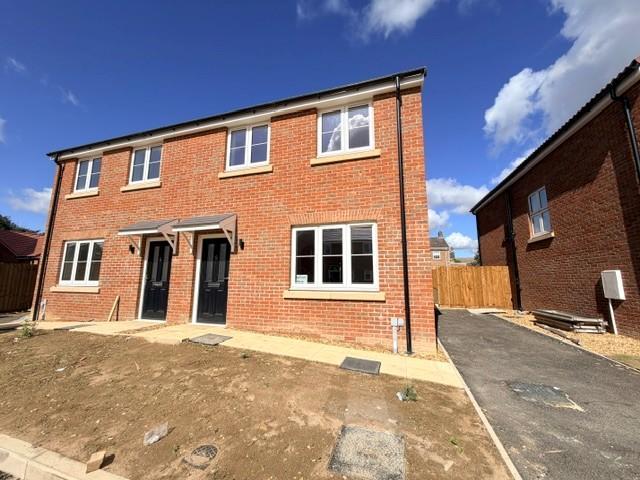 Prangley Road, Downham Market 3 bed semi detached house to rent £1,250 pcm £288 pw