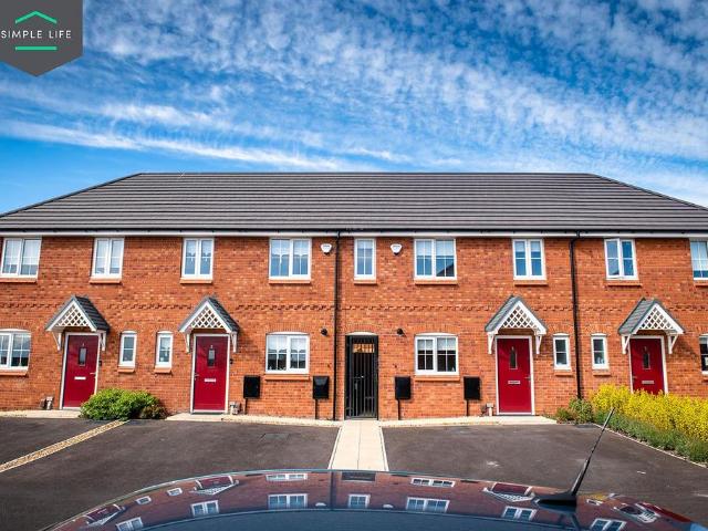 Pretoria Road, Oldham OL8 3 bed terraced house to rent £1,370 pcm £316 pw