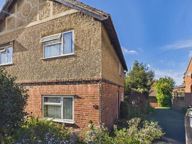 Pretoria Road, Cantebrury 3 bed semi detached house to rent £1,200 pcm £277 pw