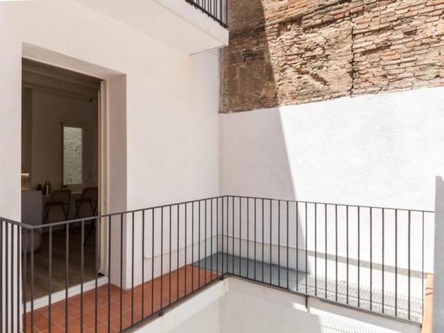 Pretty 2 bedroom apartment near Plaça de Marquilles