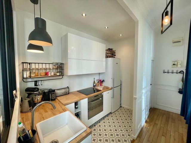 Pretty and amazing suite in the heart of town, Paris Amsterdam Apartments for Rent