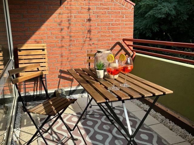 Pretty and bright home in Hemelingen, Bremen Amsterdam Apartments for Rent