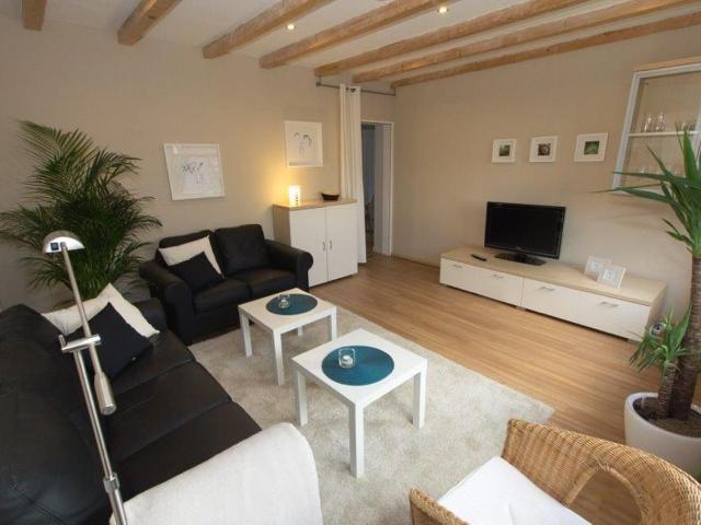 Pretty and perfect apartment, Dusseldorf Amsterdam Apartments for Rent