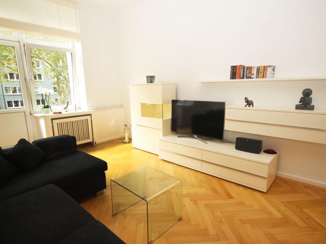 Pretty and spacious studio in the heart of town Düsseldorf