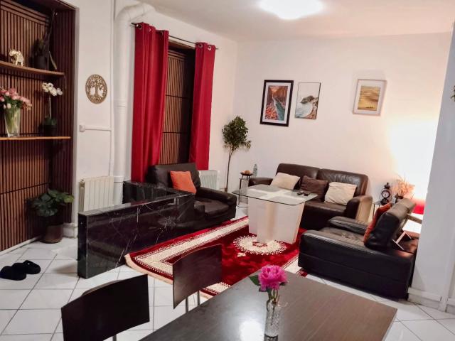 Charming apartment in the Wegscheid neighborhood—in a very quiet residential area close to Paris