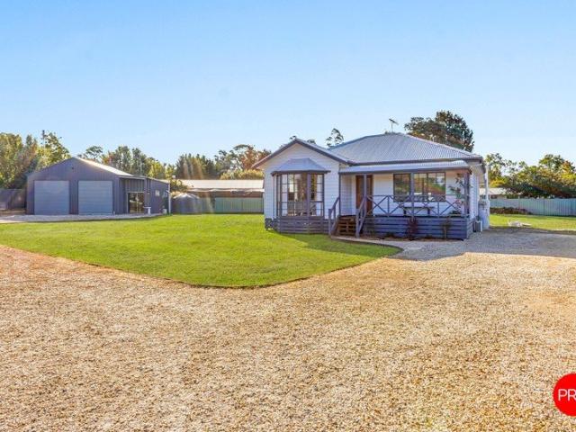 Pretty as a Picture in Taradale Village
