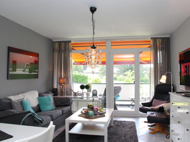 Pretty & bright flat in quiet street