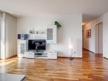 Pretty, furnished 4 room apartment with balcony