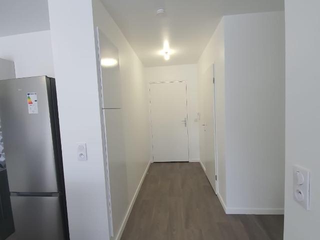 Pretty new apartment close to all amenities