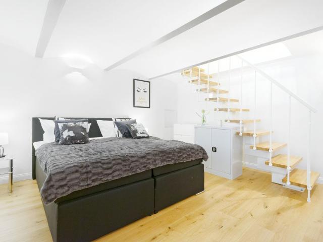 Pretty & new 3 rooms Maisonette apartment in center of Berlin Charlottenburg, Berlin Amsterdam Apartments for Rent