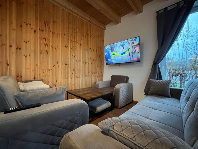 Pretty & spacious apartment in Altglienicke, Berlin Amsterdam Apartments for Rent