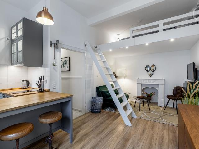 Pretty suite located in Düsseldorf, Dusseldorf Amsterdam Apartments for Rent