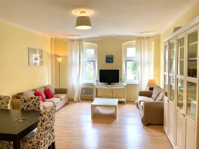 Pretty third floor three bedroomed apartment with lift in Charlottenburg, Berlin Amsterdam Apartments for Rent