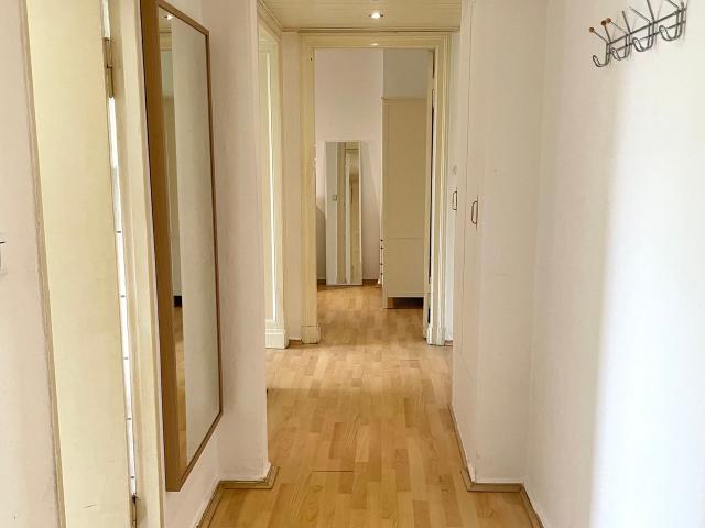 Pretty third floor three bedroomed apartment with lift in Charlottenburg, Berlin Amsterdam Apartments for Rent