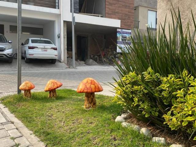 ! PREVENTA DE EXCELENTE CASA. !