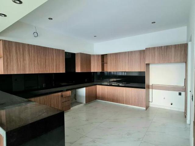 PREVENTA PRIVADA DE 5 CASAS SOLAS CON HERMOSOS ACABADOS EN DELICIAS