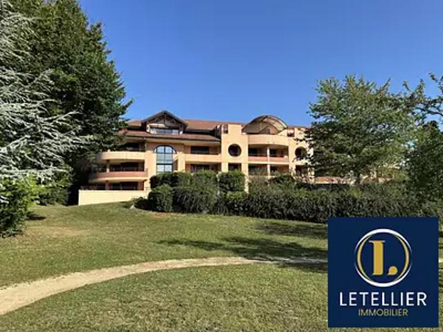 Prévessin Moëns 01280 Achat / Vente appartement 7 pièces t7 au dernier étage piscine