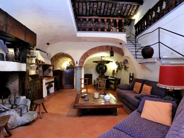 Precedentemente Mill completamente restaurato come casa di c. 150m² Camaiore