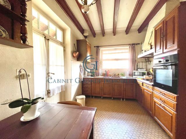 PRECHAC: PROPRIETE PIERRE 3 HABITATIONS 8 CHAMBRES DEPENDAN