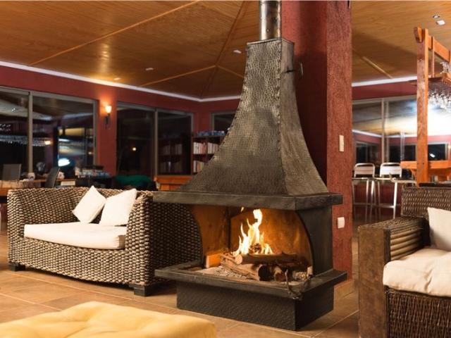 PRECIO BAJO TASACIÓN! Casa Tetelhue Hotel: Cabañas y Club House en Chillán