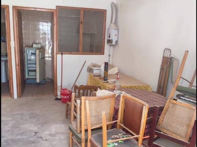 PRECIO, BARATO, CASA POR PRECIO DE GARAJE, se vende casa de 2 alturas de 80 metros 40 por planta, con 3 dormitorios