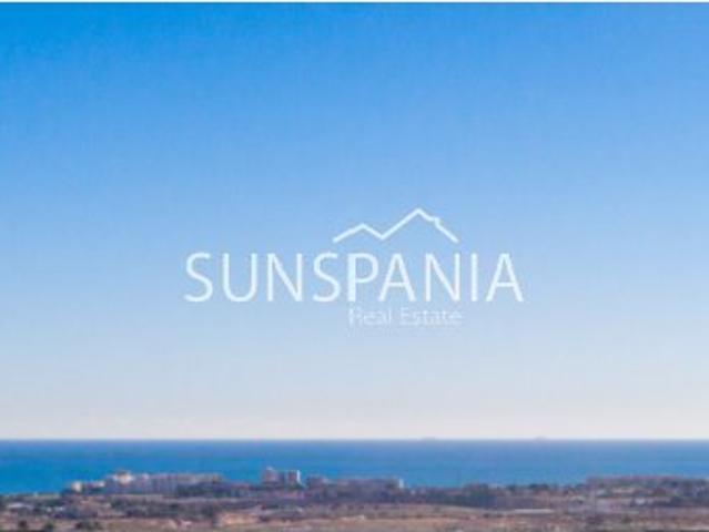 Precio fantástico para estas preciosas villas con vistas al. 124m² Alicante