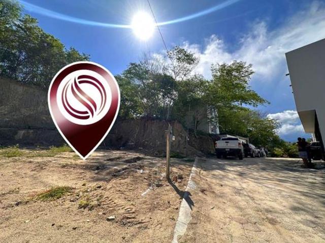 Precio reducido, Terreno multifamiliar aplanado y listo para construir en venta en Sector H