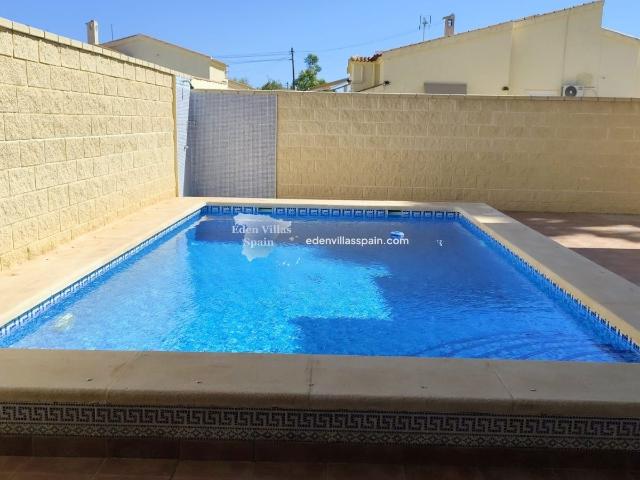 Preciosa villa de estilo moderno, completamente renovada, co. 170m² La Marina