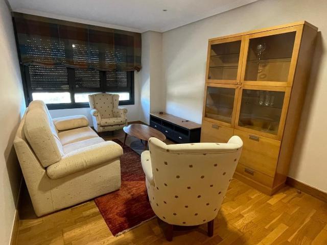 Preciosa vivienda exterior de 103 m2 con despacho junto al C.C. Gran Vía de Vigo