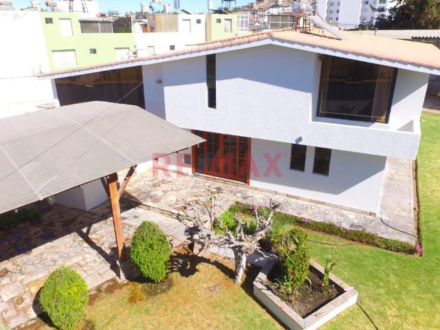 ¡Preciosa Y Exclusiva Casa En Venta – Urb. El Palacio, Sachaca!