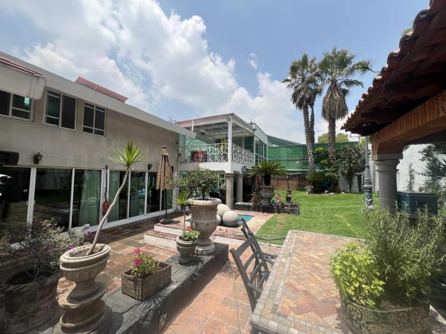 Preciosa casa muy iluminada con alberca en la mejor zona de Sat?lite