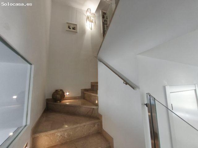 PRECIOSA CASA A LA VENTA EN EL CARPIO!