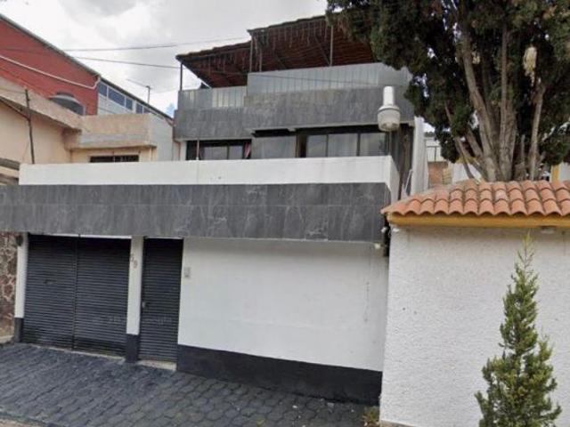 PRECIOSA CASA CON TERRAZA EN COACALCO